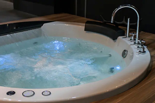 What are some of the benefits of a freestanding bathtub? post thumbnail image